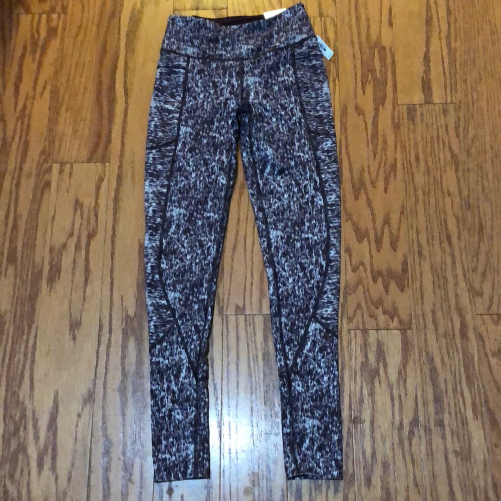 NWT Victoria Secret Sport Total Knockout Tight Size XS Reg Burgundy Leggings New